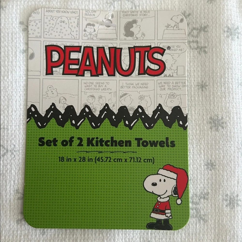 Peanuts Snoopy Towels with Green Wreath and Pink Bow
